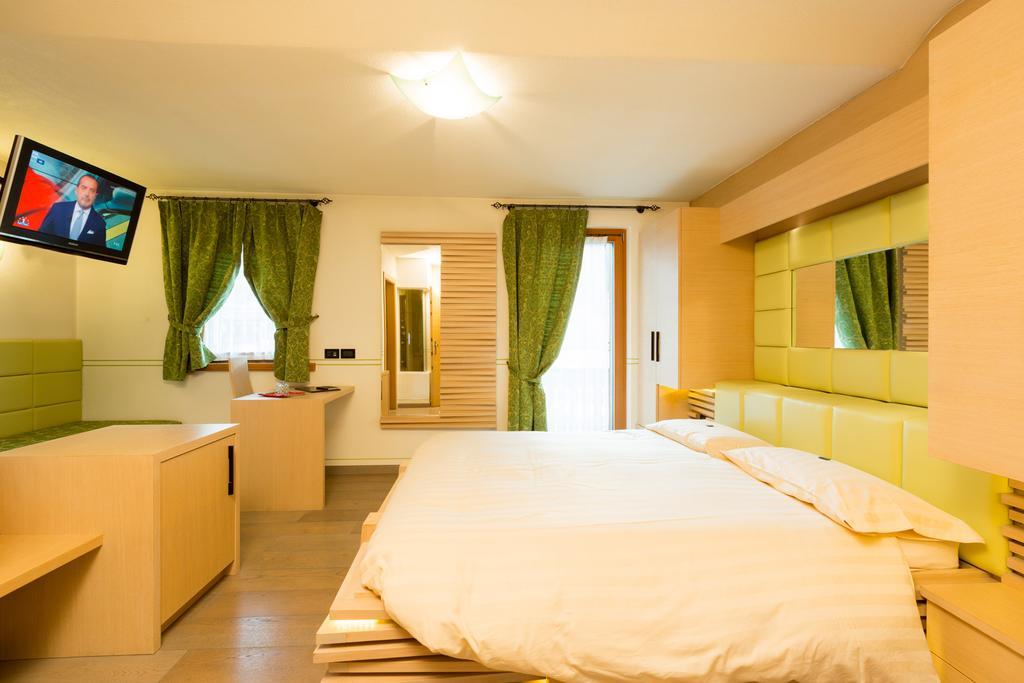 Hotel Pontiglia Лівіньо Екстер'єр фото