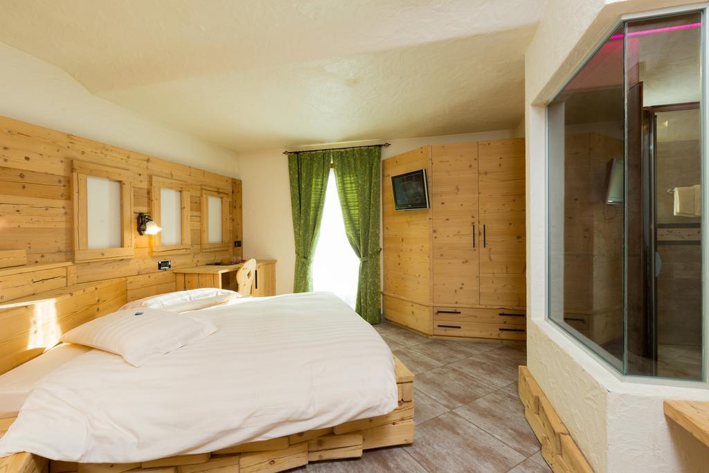 Hotel Pontiglia Лівіньо Екстер'єр фото