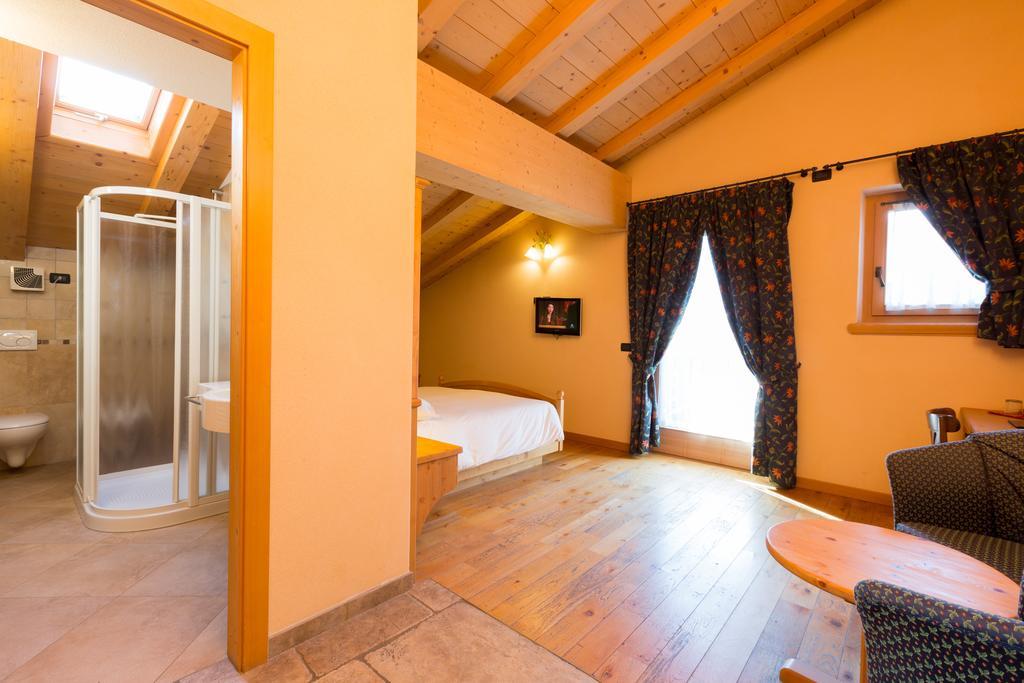 Hotel Pontiglia Лівіньо Екстер'єр фото